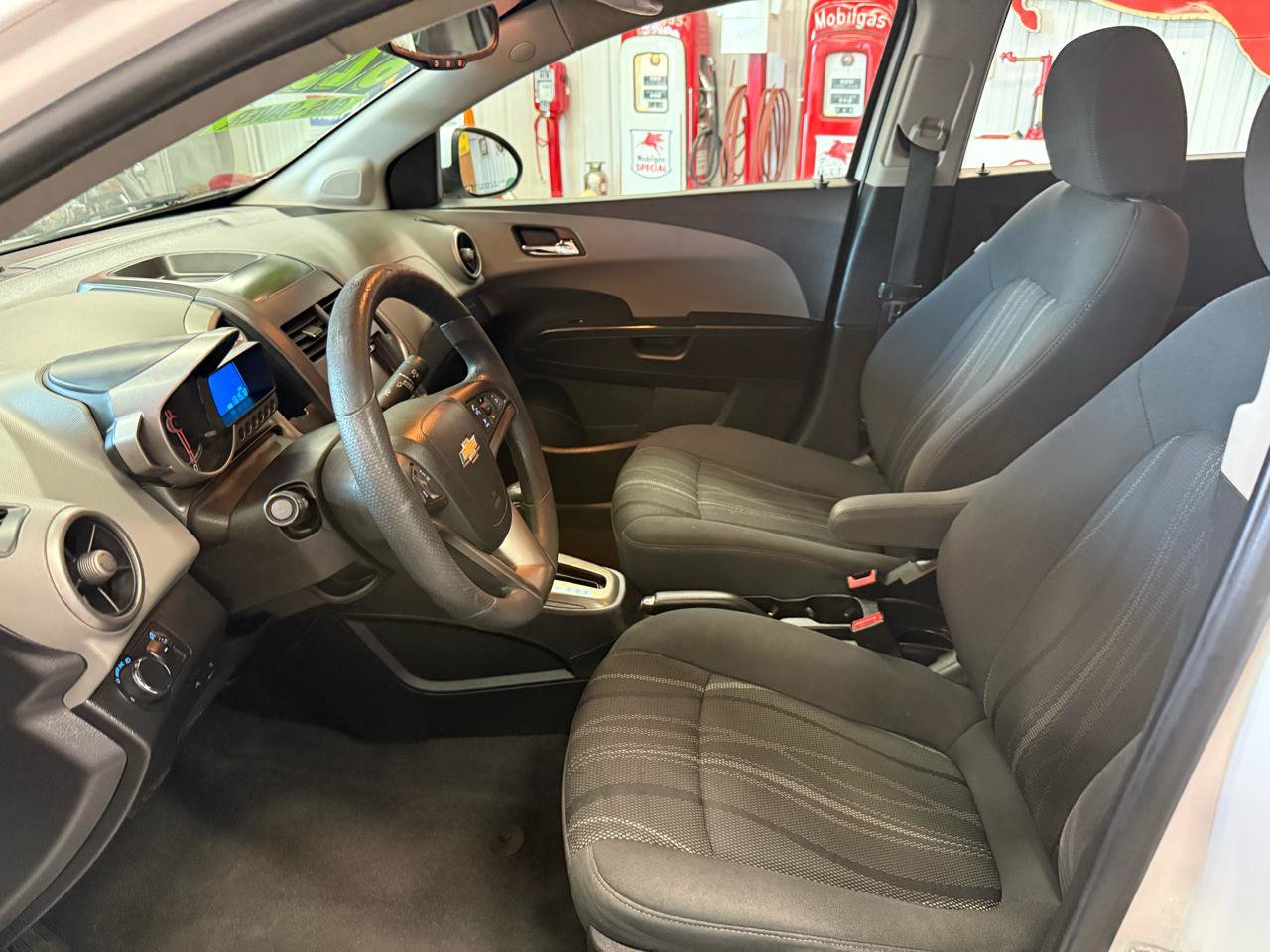 Used 2015 Chevrolet Sonic LT FWD image 11