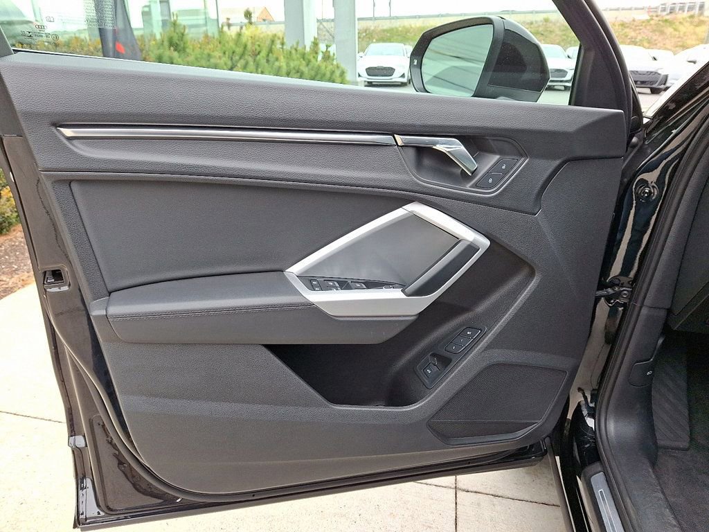 Used 2022 Audi Q3 2.0T Premium w/ Convenience Package image 14