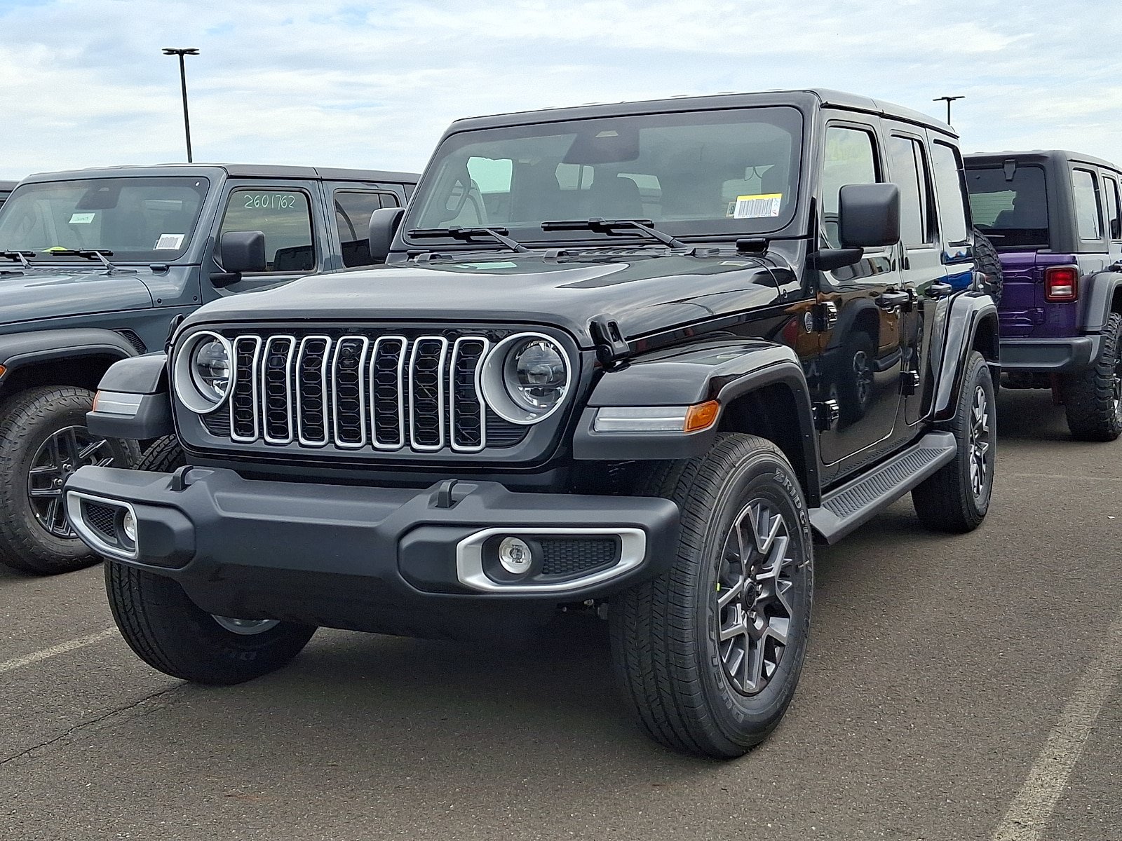 New 2026 Jeep Wrangler Unlimited Sahara AWD/4WD image 3