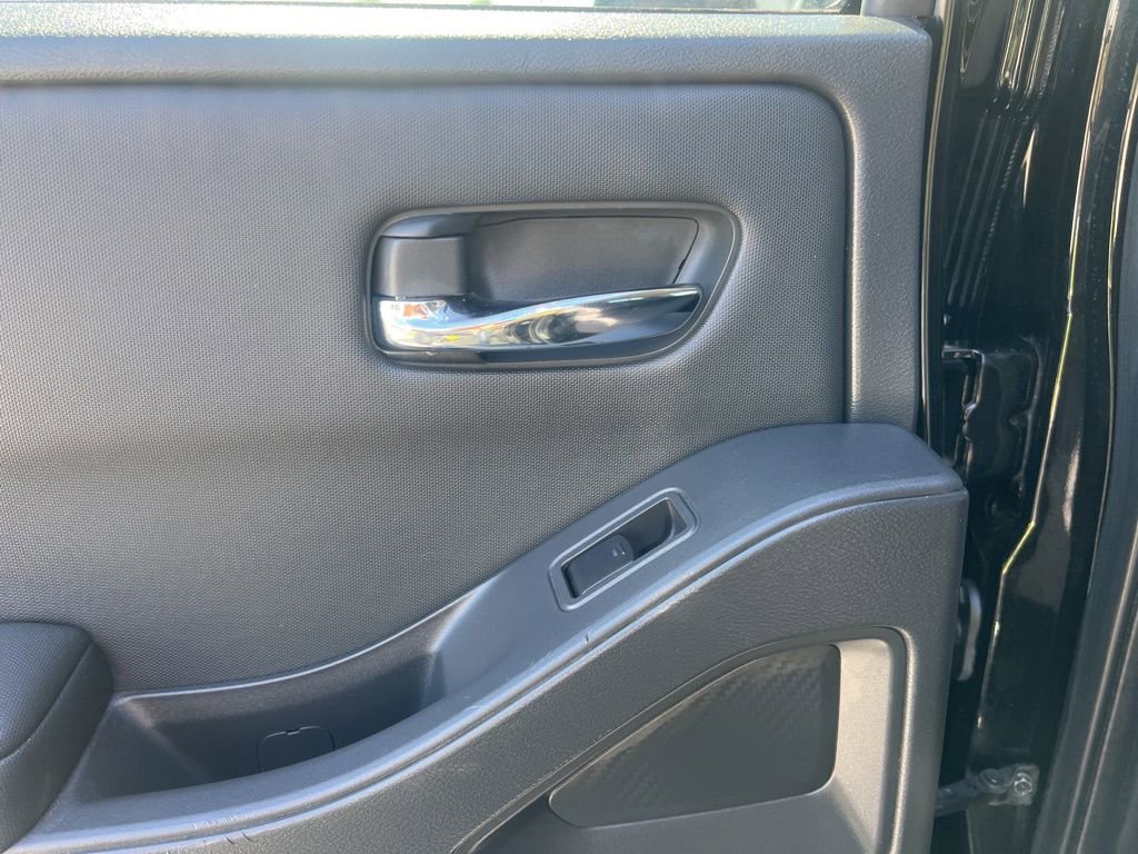 Used 2024 Nissan Frontier SV w/ SV Convenience Package RWD image 35