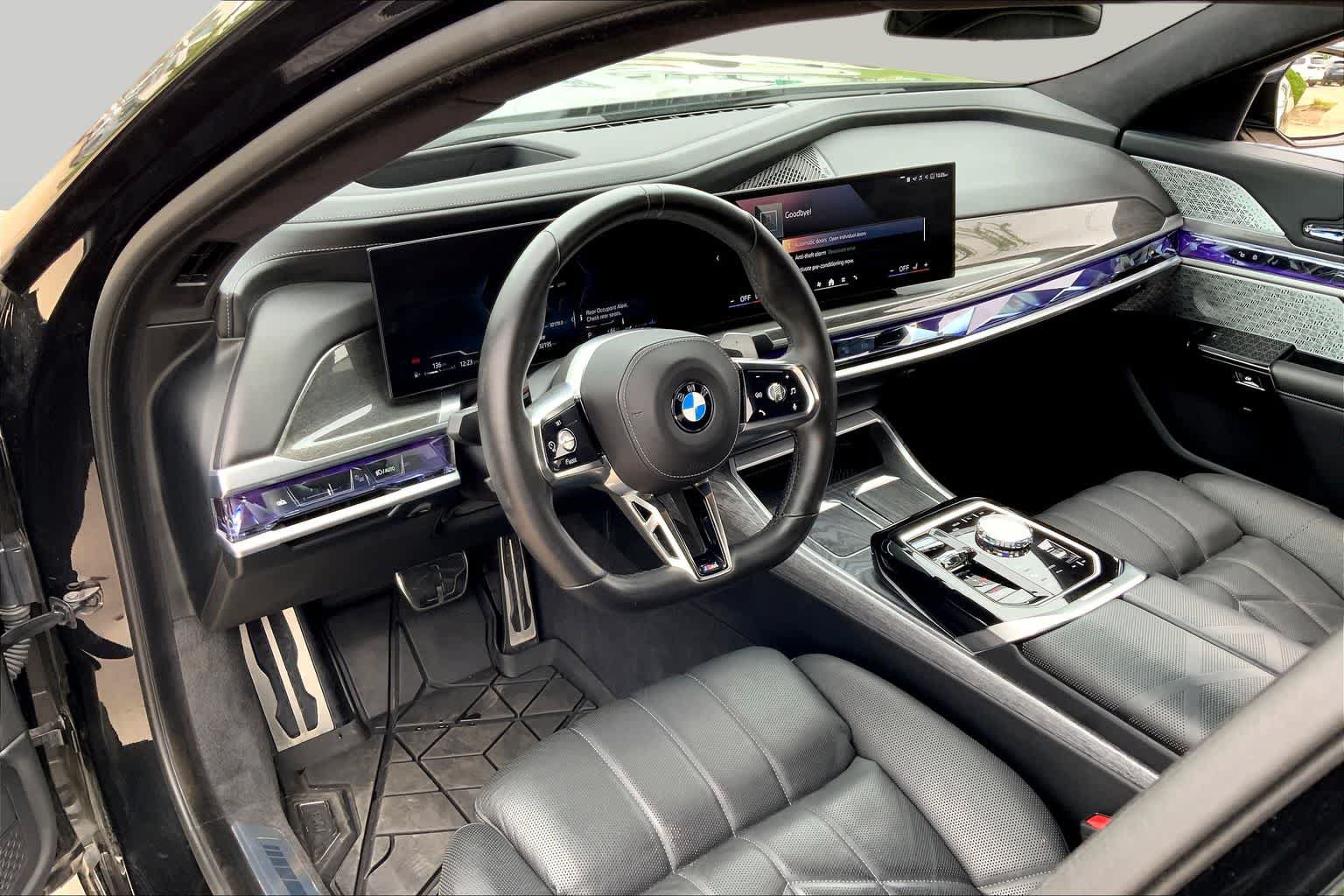 Used 2024 BMW 760i xDrive w/ Executive Package AWD/4WD image 16