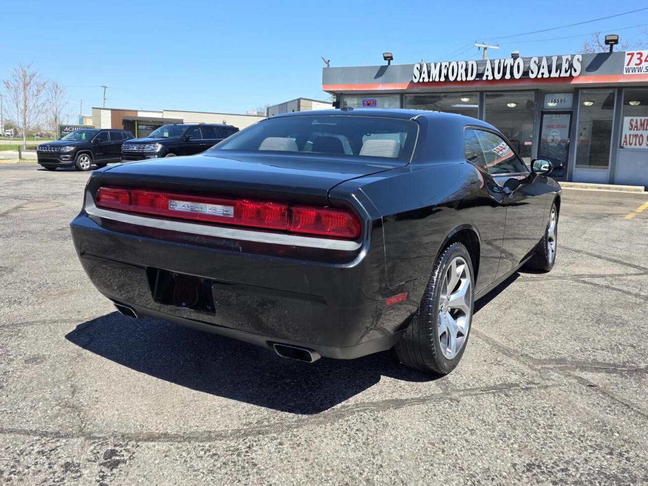 Used 2011 Dodge Challenger RWD image 12