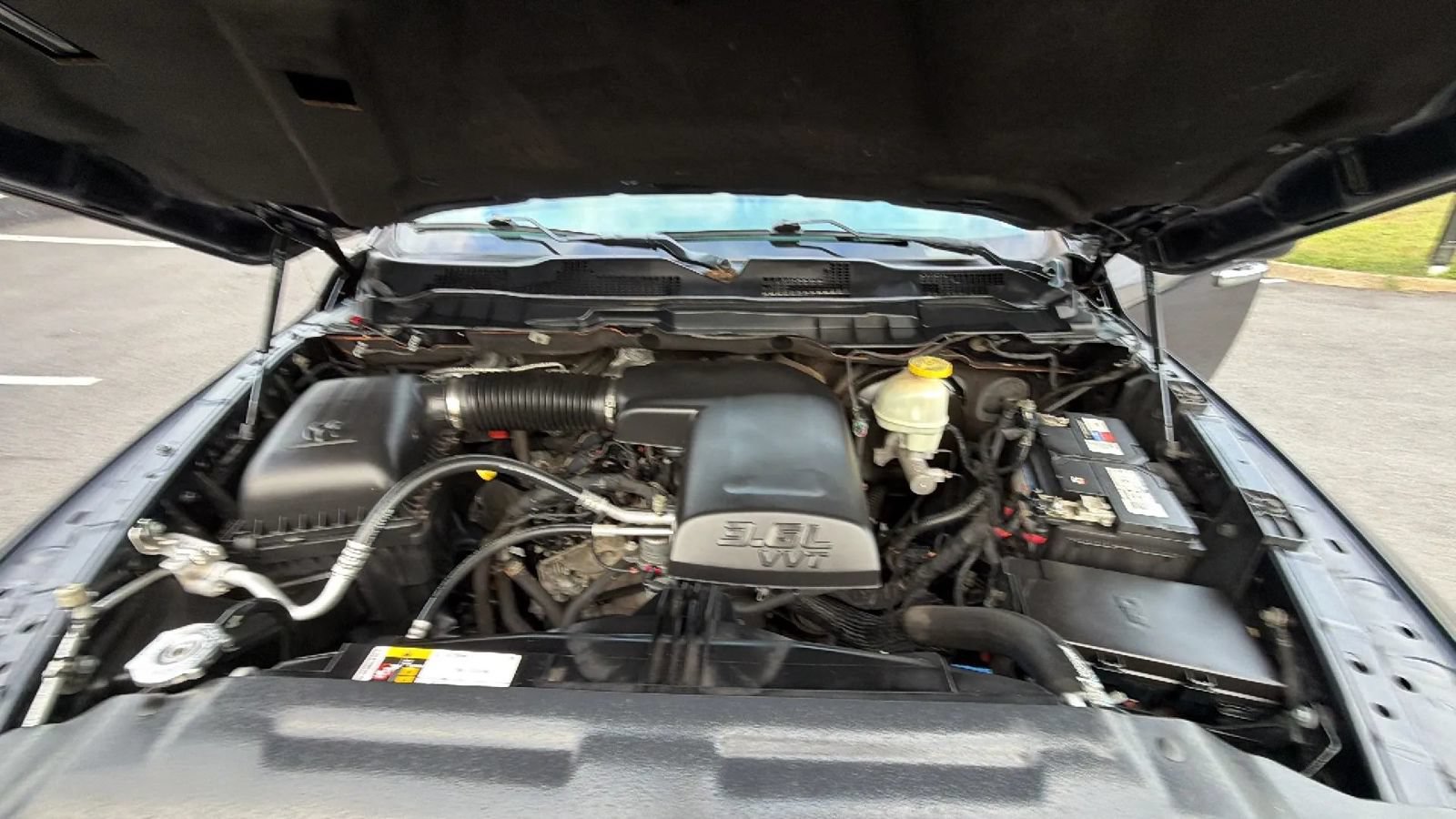 Used 2018 RAM 1500 Classic SLT AWD/4WD image 55