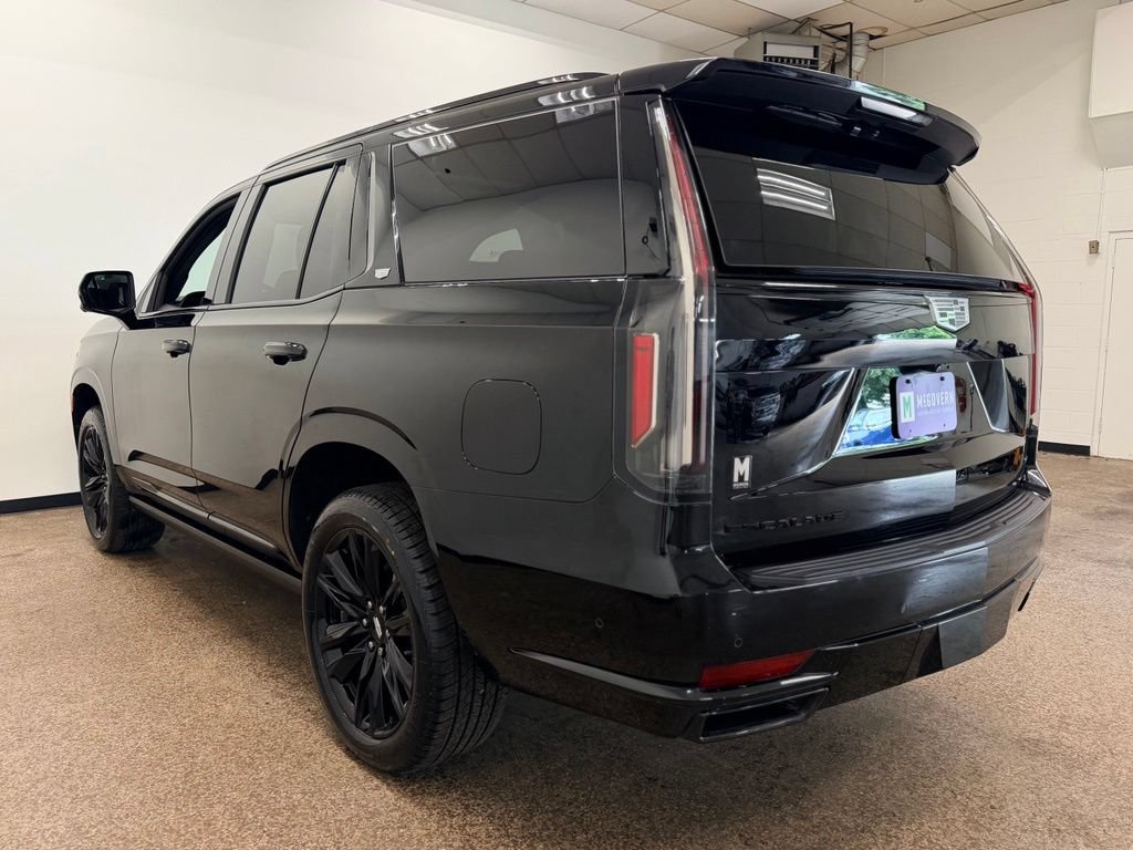 Used 2023 Cadillac Escalade Sport Platinum AWD/4WD image 3