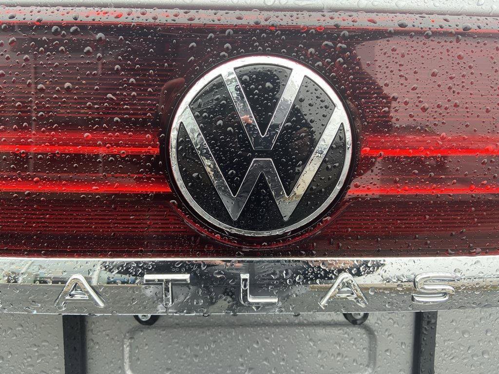 Used 2025 Volkswagen Atlas SE image 12
