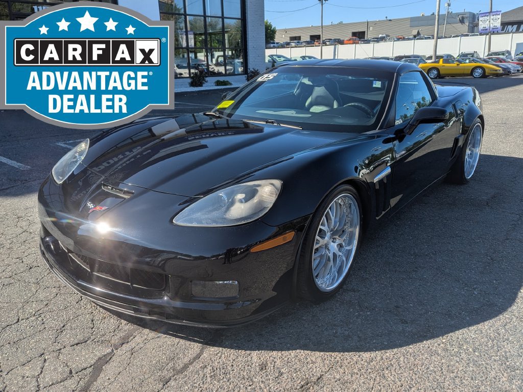 Used 2005 Chevrolet Corvette Coupe w/ Preferred Equipment Group RWD image 2