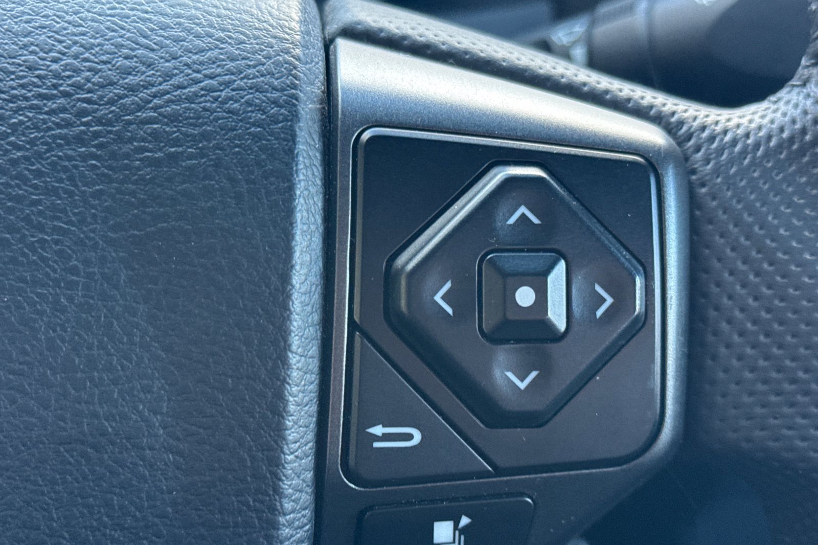 Used 2023 Toyota Tacoma TRD Off-Road image 30