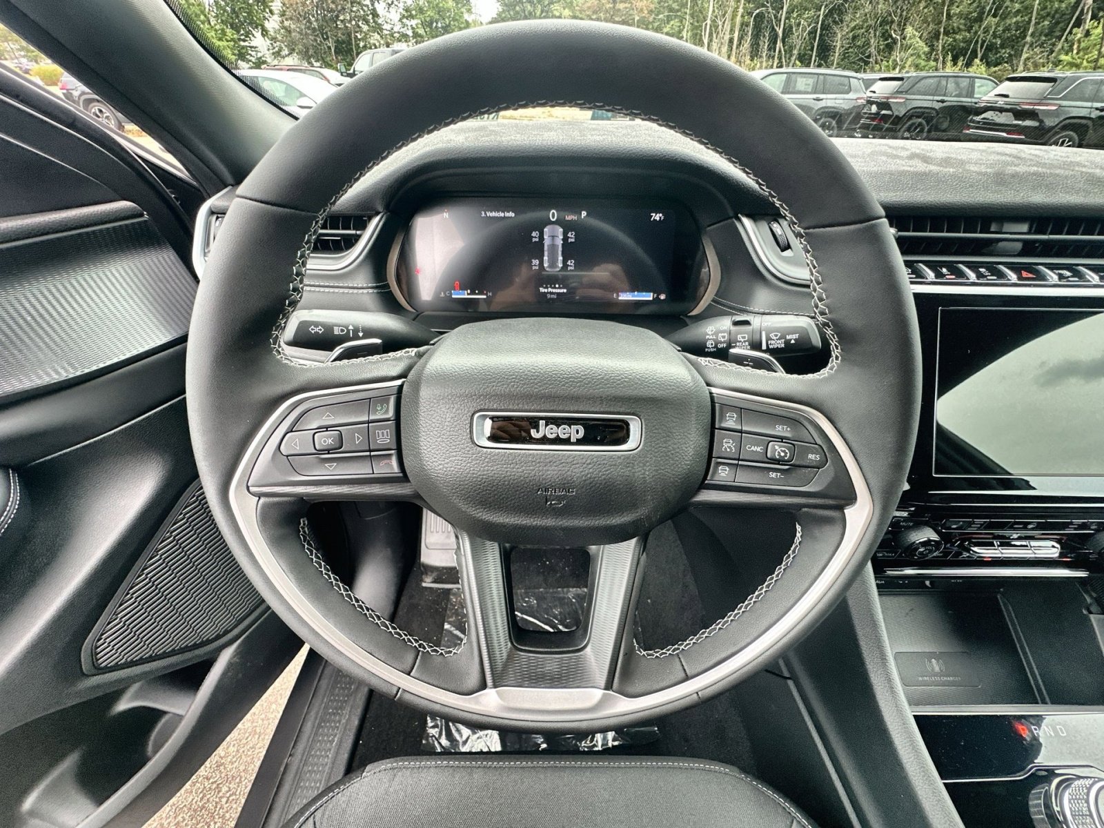 New 2025 Jeep Grand Cherokee Laredo X w/ Luxury Tech Group I image 16