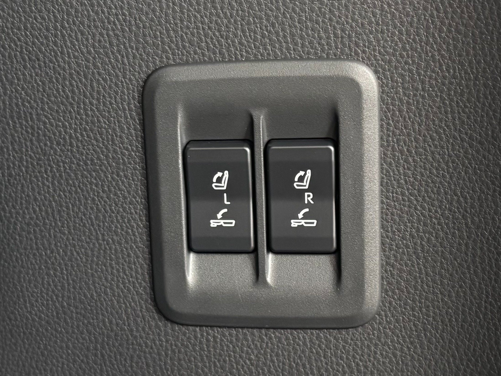Used 2024 Lexus GX 550 w/ Accessory Package (Z1) AWD/4WD image 44