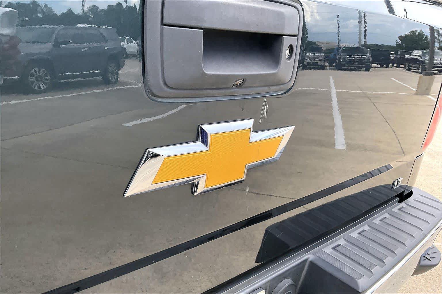 Used 2018 Chevrolet Silverado 1500 LT w/ Texas Edition RWD image 30