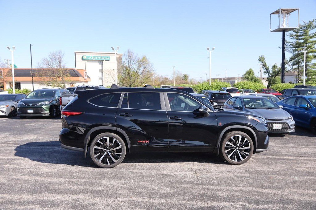 Used 2023 Toyota Highlander L AWD/4WD image 5