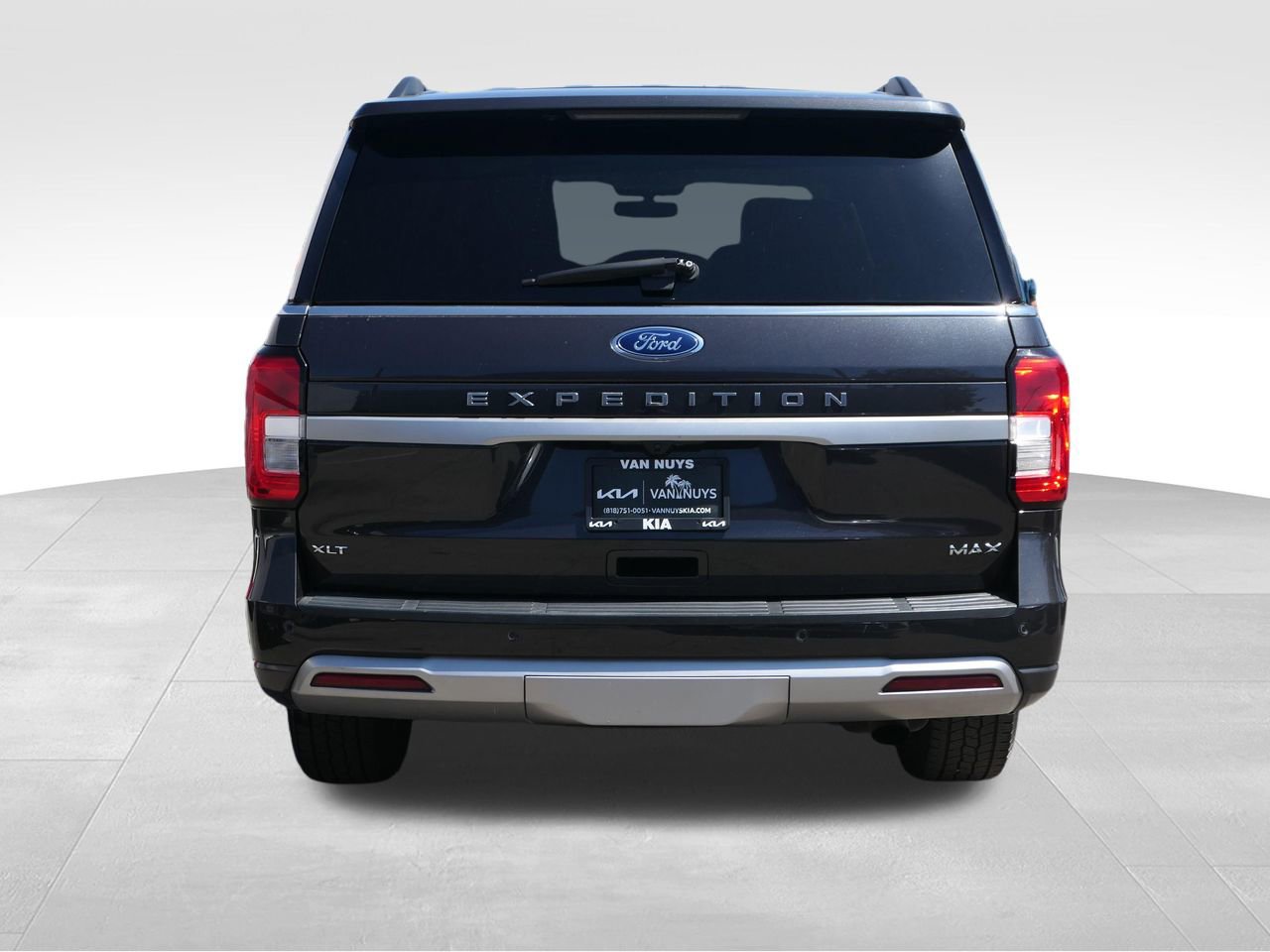 Used 2024 Ford Expedition Max XLT RWD image 4