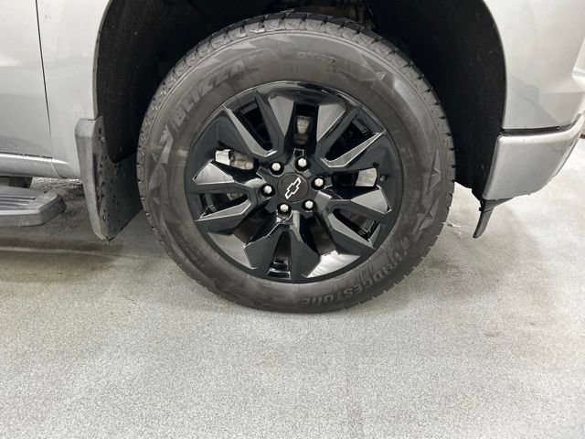 Used 2024 Chevrolet Silverado 1500 RST AWD/4WD image 30