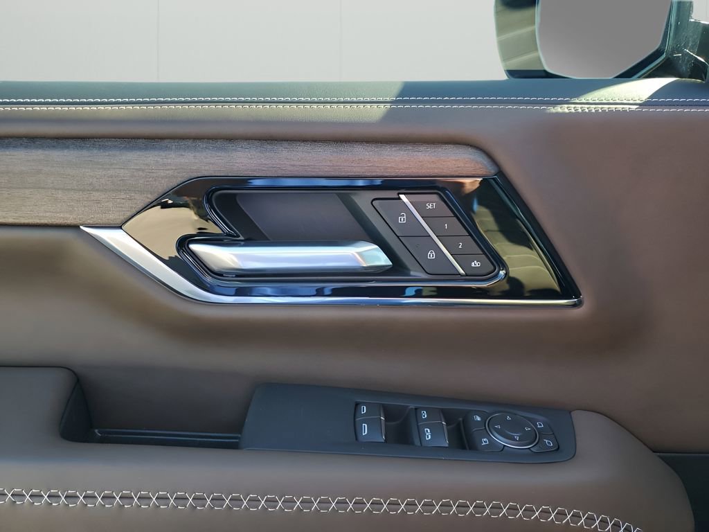 Used 2025 GMC Yukon XL Denali Ultimate image 28