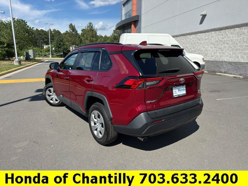 Used 2021 Toyota RAV4 LE AWD/4WD image 5
