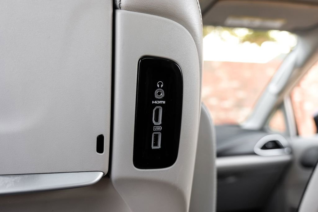 Used 2019 Chrysler Pacifica Limited w/ Advanced Safetytec Group image 41