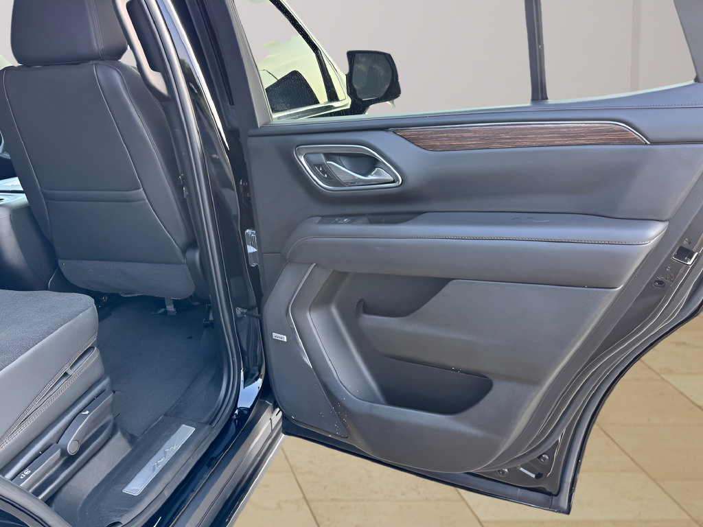 Used 2024 Chevrolet Tahoe High Country AWD/4WD image 32
