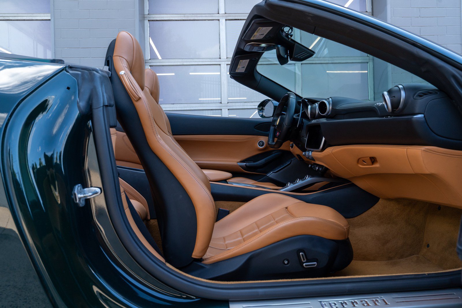 Used 2019 Ferrari Portofino RWD image 49