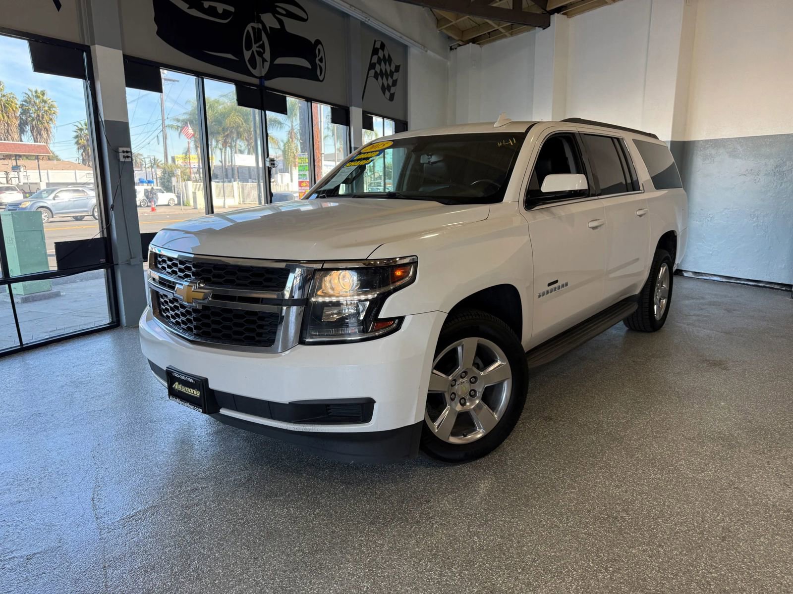 Used 2015 Chevrolet Suburban LS image 3