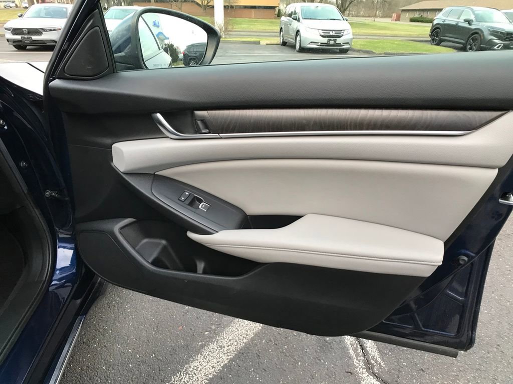 Used 2019 Honda Accord EX image 30