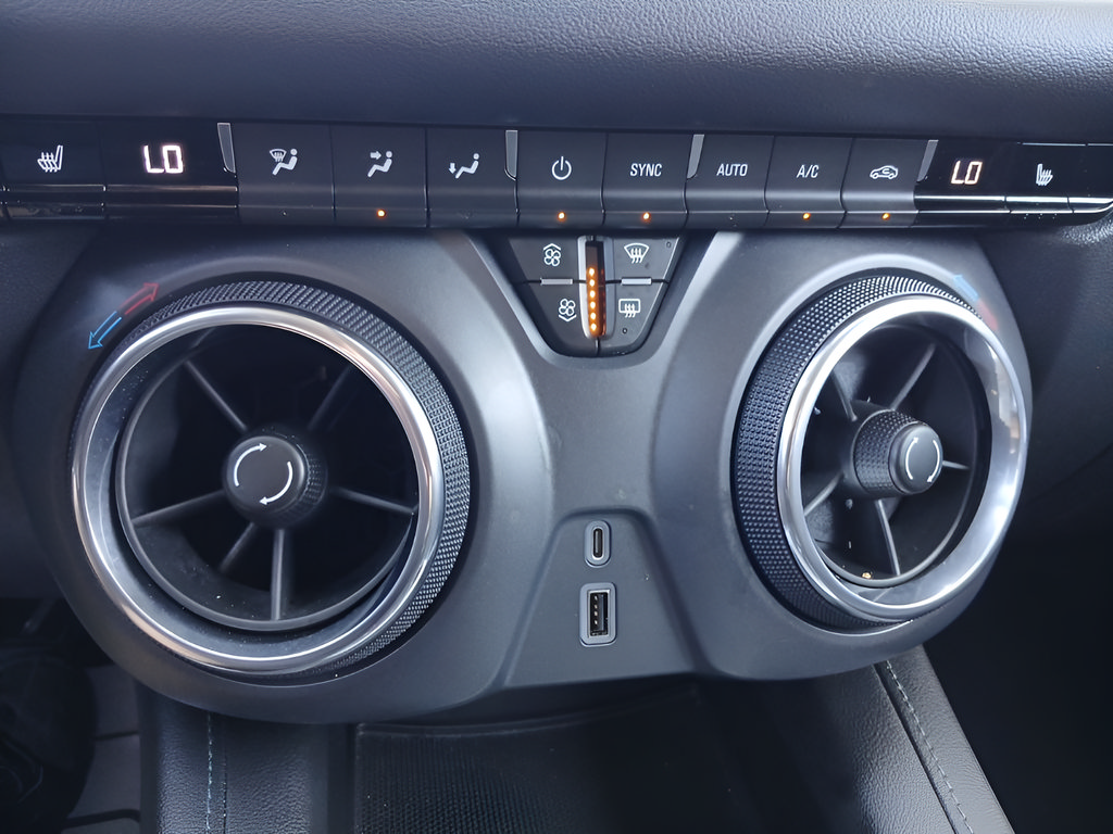 Used 2019 Chevrolet Blazer LT AWD/4WD image 18