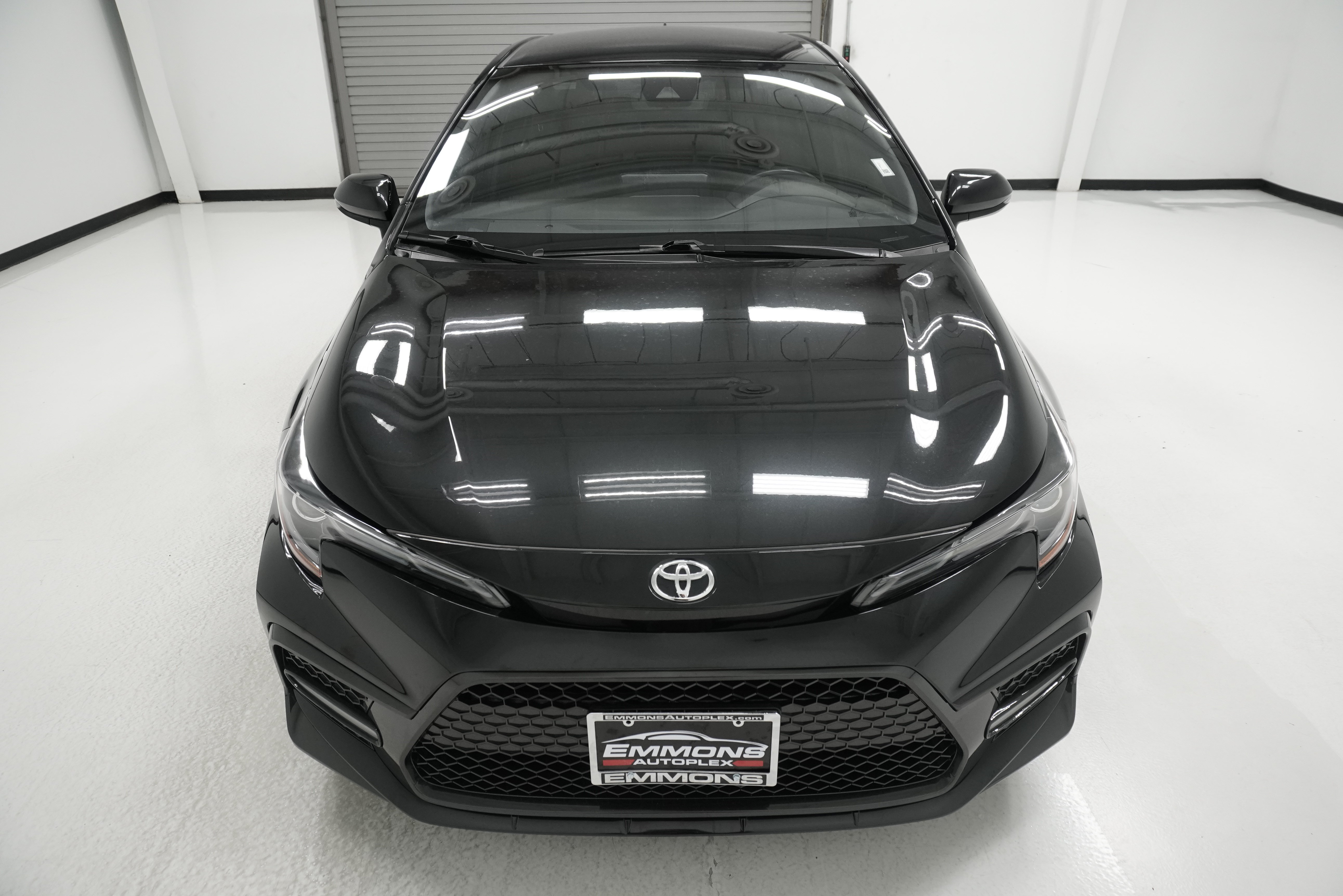 Used 2022 Toyota Corolla SE FWD image 2