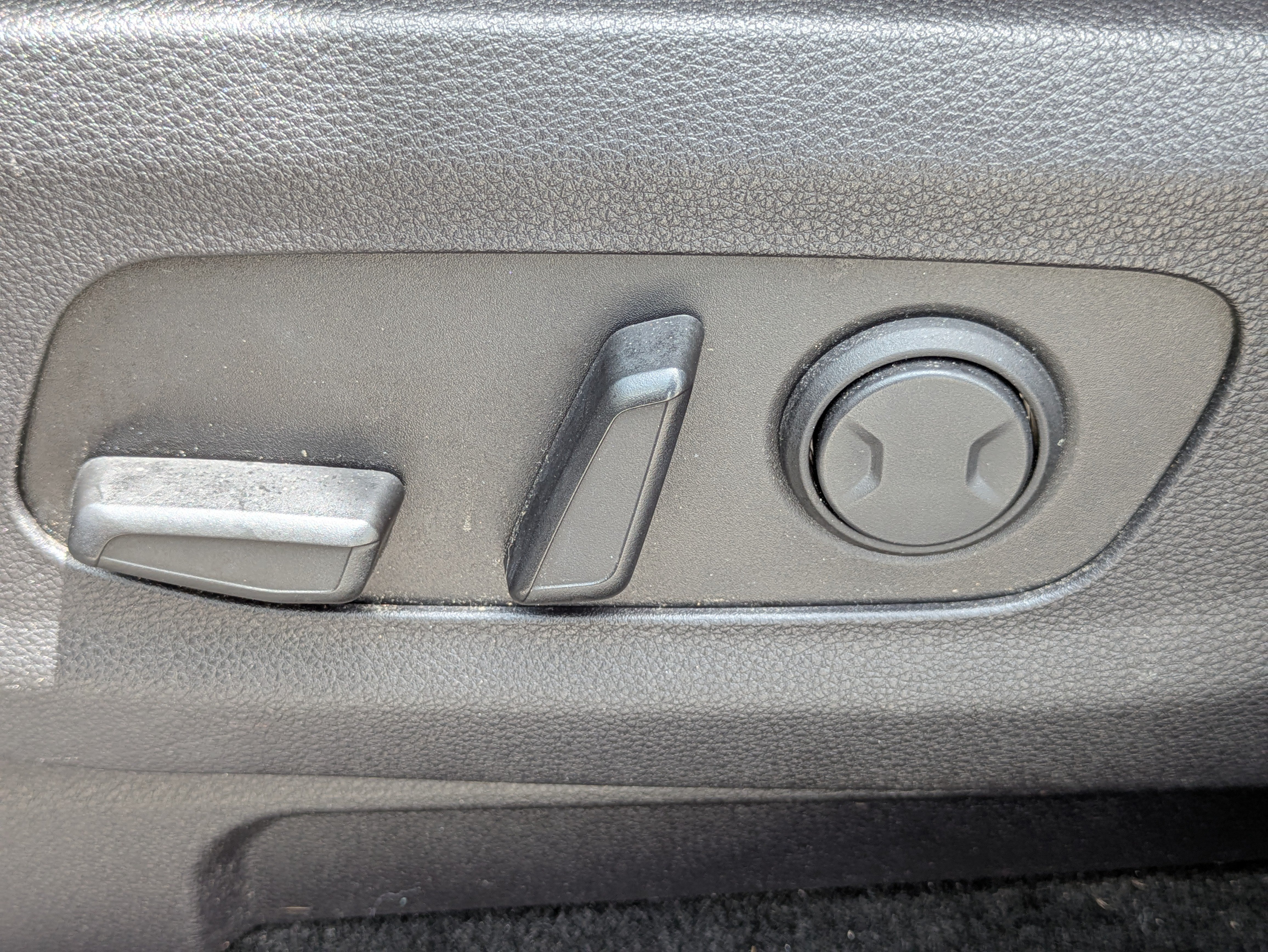Certified 2024 Kia Carnival LX FWD image 20