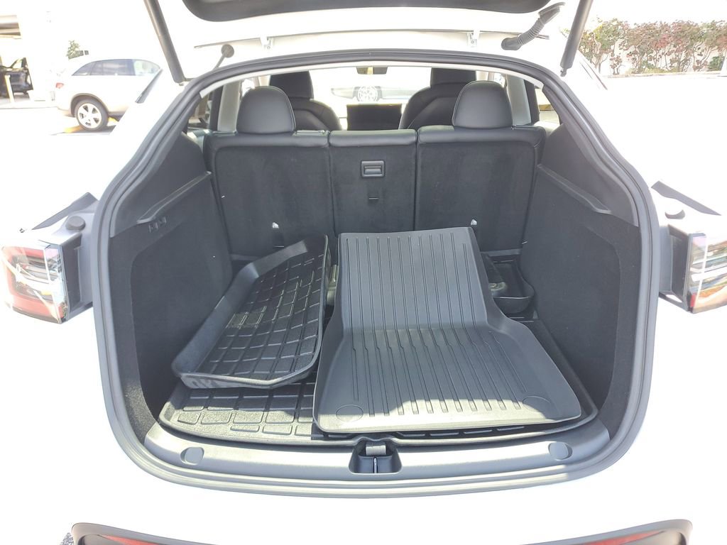 Used 2024 Tesla Model Y Long Range image 23