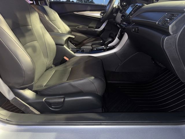 Used 2017 Honda Accord Touring image 14