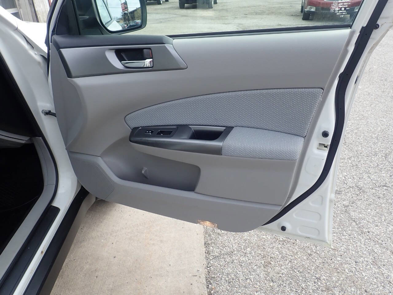 Used 2012 Subaru Forester 2.5X Premium w/ Popular Pkg 3 image 24