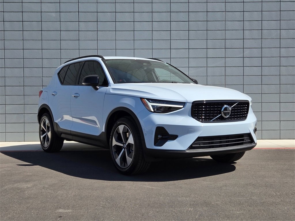 New 2026 Volvo XC40 B5 Plus w/ Protection Package Premier image 3