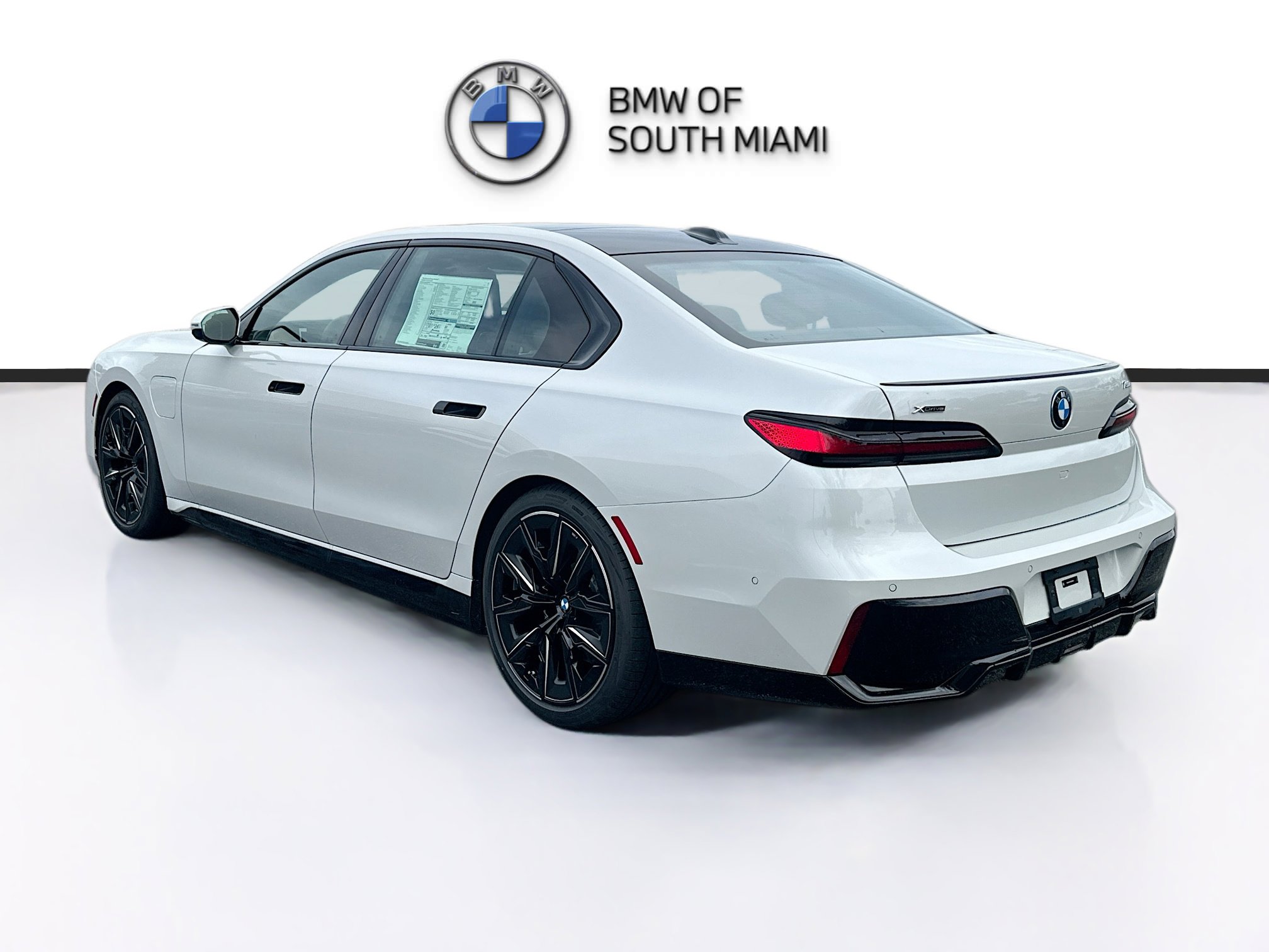 New 2026 BMW 750e xDrive image 4