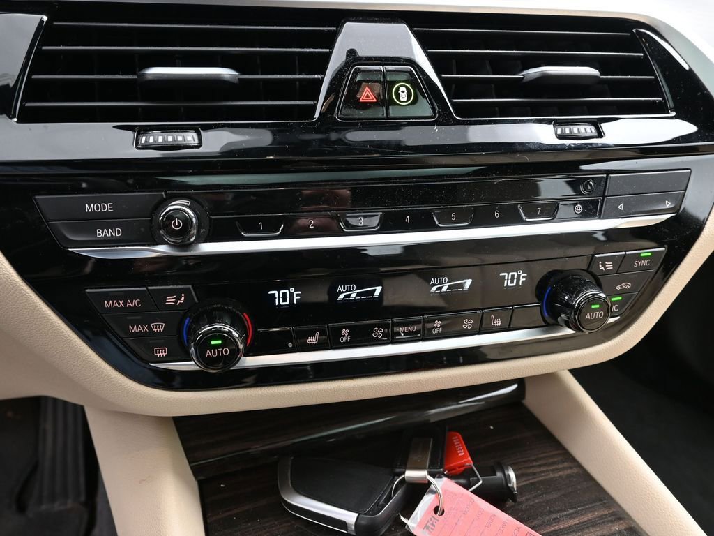 Used 2022 BMW 530i xDrive w/ Executive Package image 19