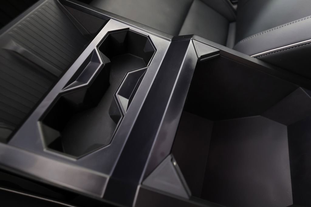 Used 2024 Tesla Cybertruck AWD Crew Cab image 45