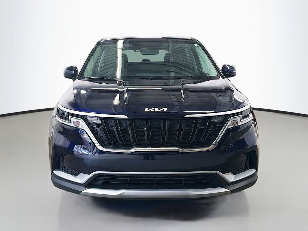 Used 2023 Kia Carnival LX FWD image 2