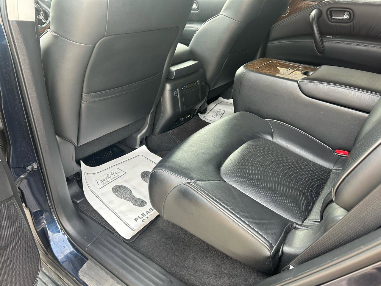 Used 2015 INFINITI QX80 4WD w/ Theater Package image 10