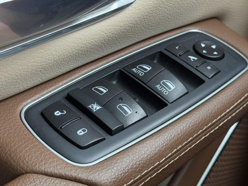 Used 2020 RAM 1500 Laramie AWD/4WD image 23