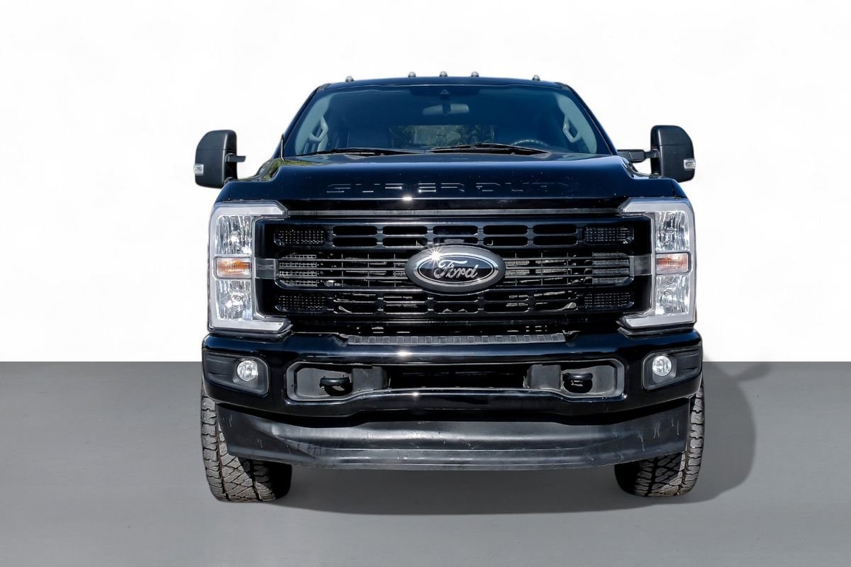 Used 2023 Ford F350 XL w/ XL Chrome Package image 3