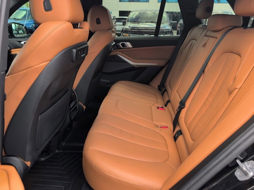 Used 2022 BMW X5 xDrive45e AWD/4WD image 11