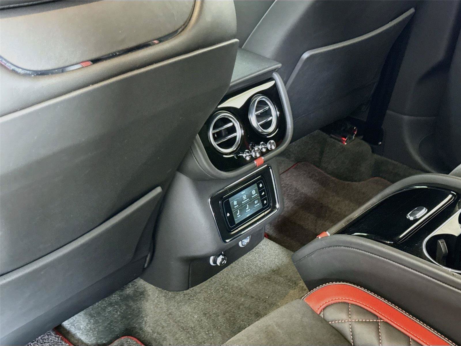 Used 2020 Bentley Bentayga Speed AWD/4WD image 29