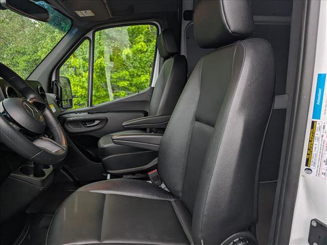 Used 2025 Mercedes-Benz Sprinter 2500 image 22