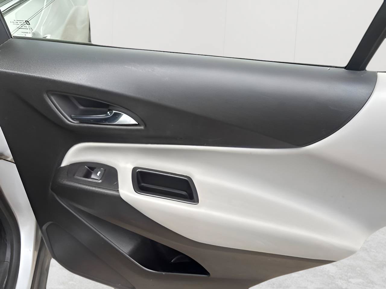 Used 2019 Chevrolet Equinox LT FWD image 18