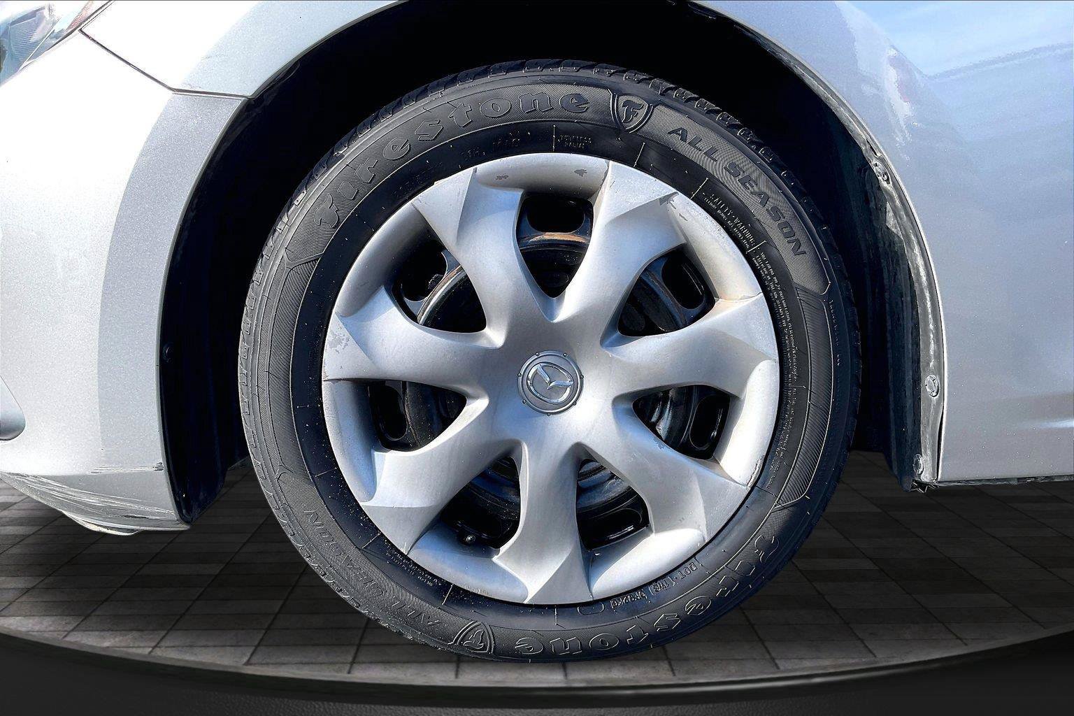 Used 2015 MAZDA MAZDA3 i Sport FWD image 10