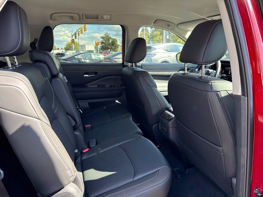 New 2026 Nissan Pathfinder SL AWD/4WD image 10