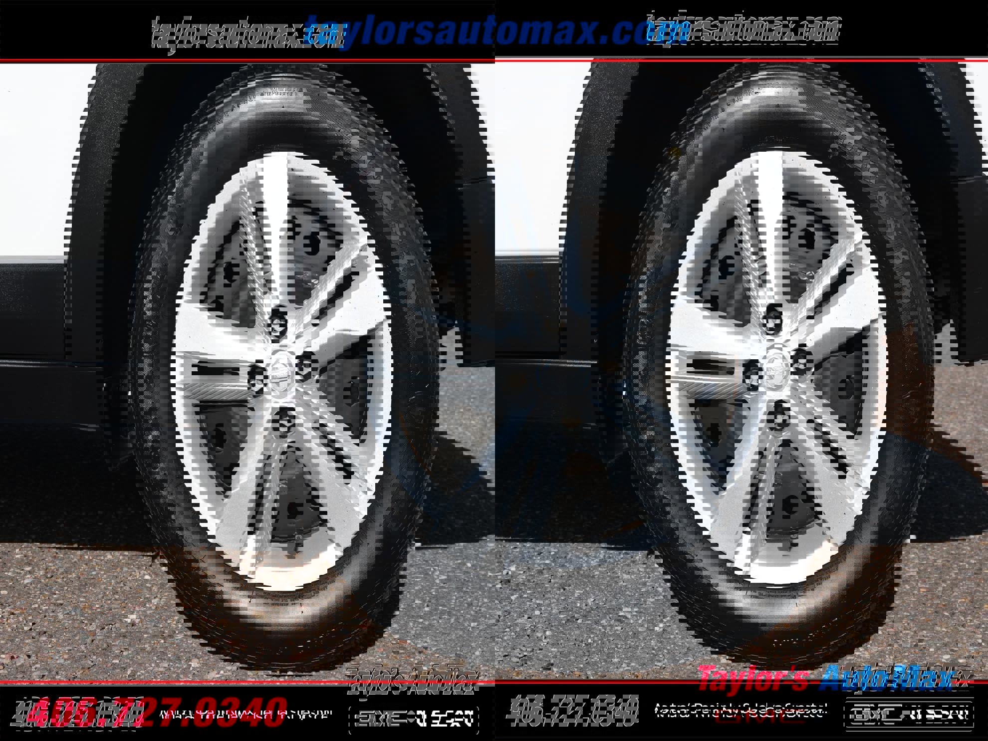 Used 2023 Nissan Kicks S image 28