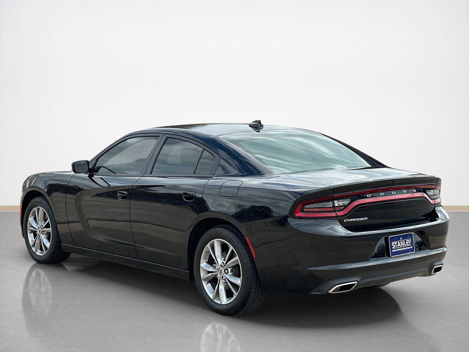 Certified 2022 Dodge Charger SXT AWD/4WD image 5