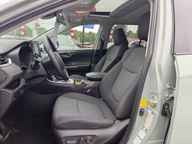 Used 2021 Toyota RAV4 XLE w/ Convenience Package AWD/4WD image 10