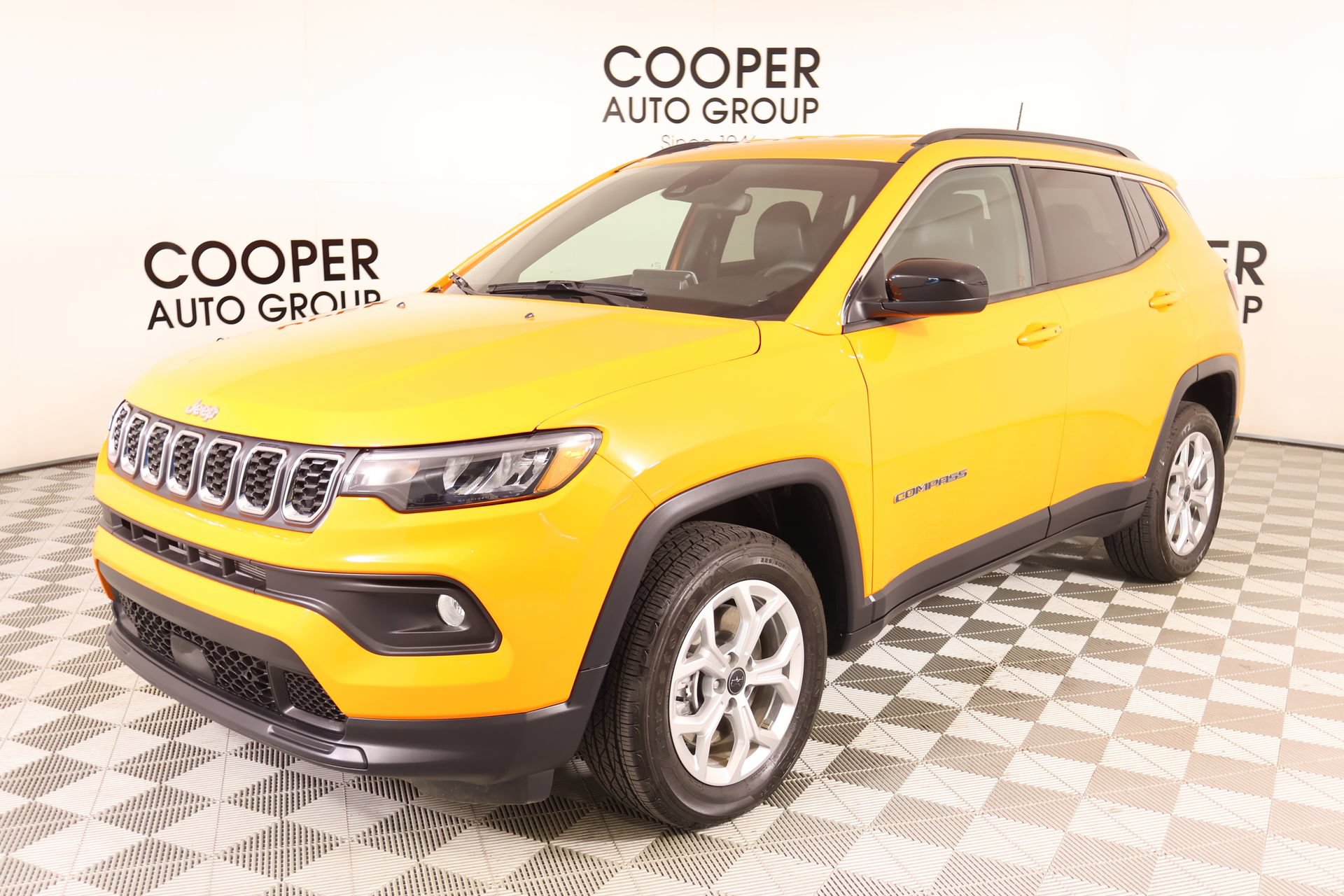 Used 2026 Jeep Compass Latitude AWD/4WD image 9