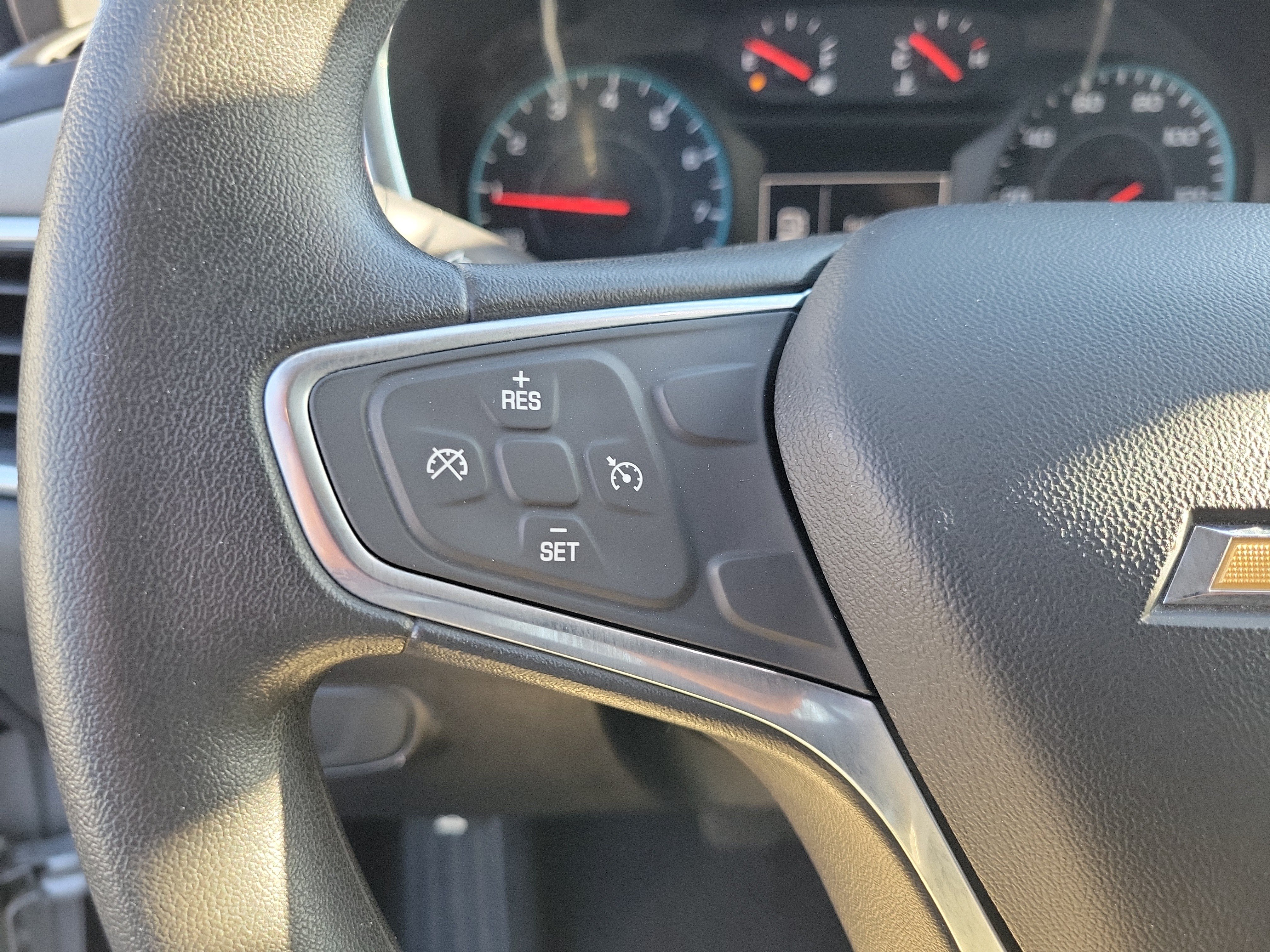 Used 2018 Chevrolet Equinox LS FWD image 5