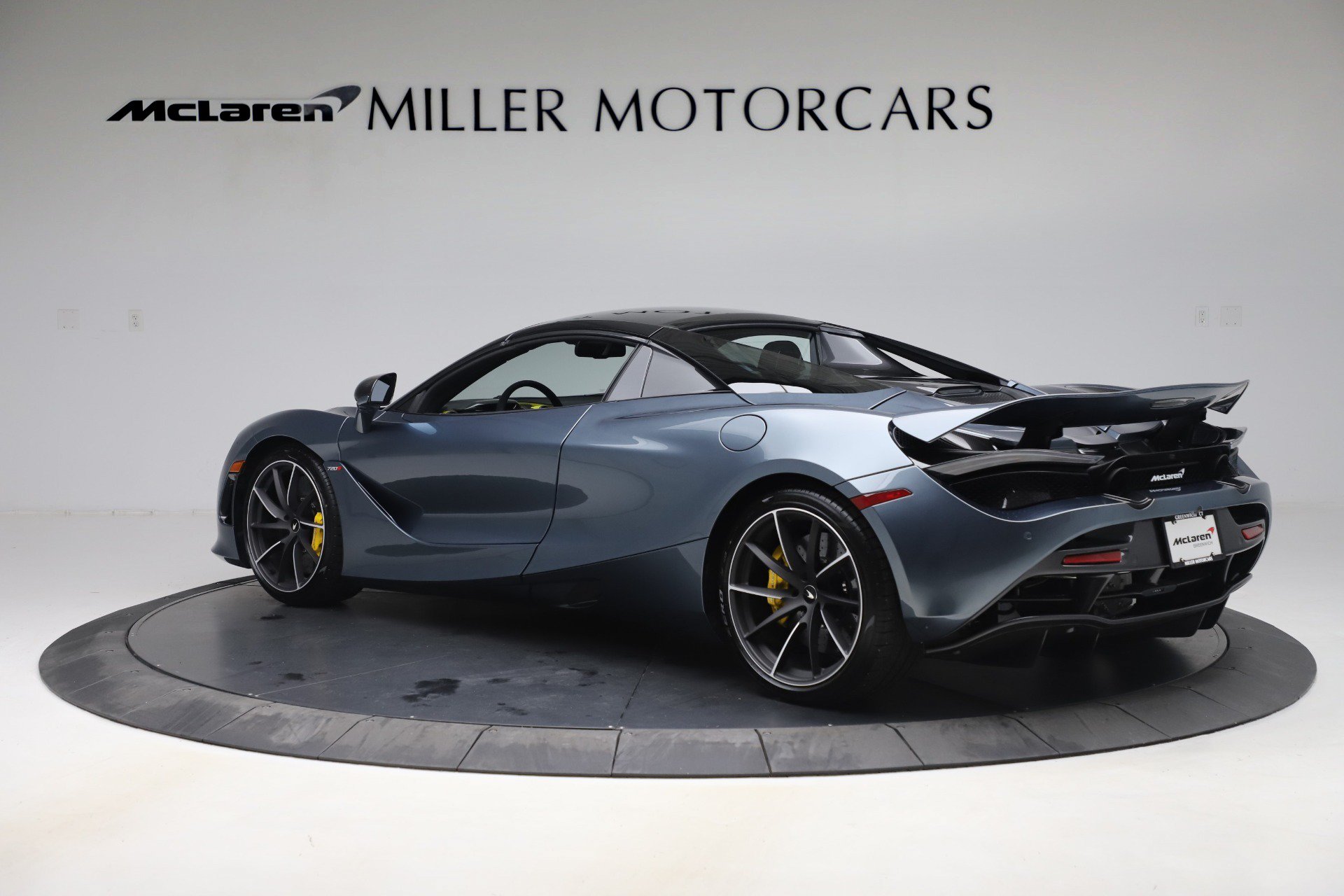 Used 2020 McLaren 720S Spider RWD image 17